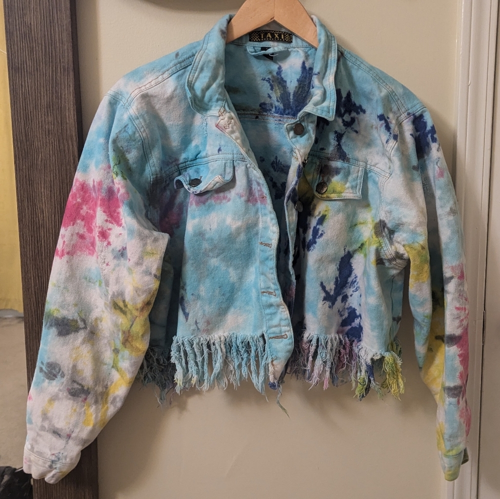 Taxi worn in tie dye cropped raw hem denim jacket